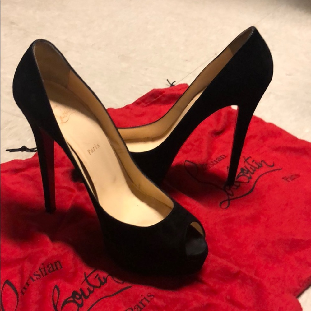 Louboutin suede peep toe pumps size 40.5/9